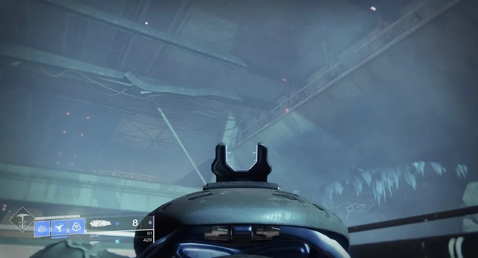 Cuando golpea al Vex Cyclops, revisa la esquina de la habitación para encontrar el fragmento detrás de un andamio.