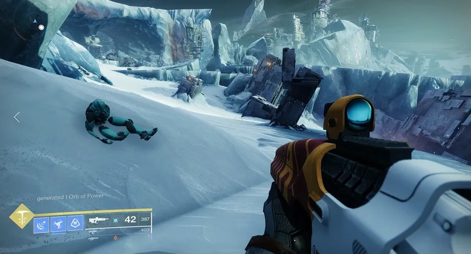 Este exo muerto puede ser difícil de detectar debido a que está medio enterrado en un banco de nieve.